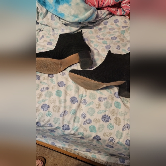 Black Sweater booties - Picture 3 of 5